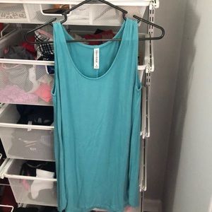 Teel Tank Top. Flowy.